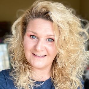 Meet your Posher, Carrie